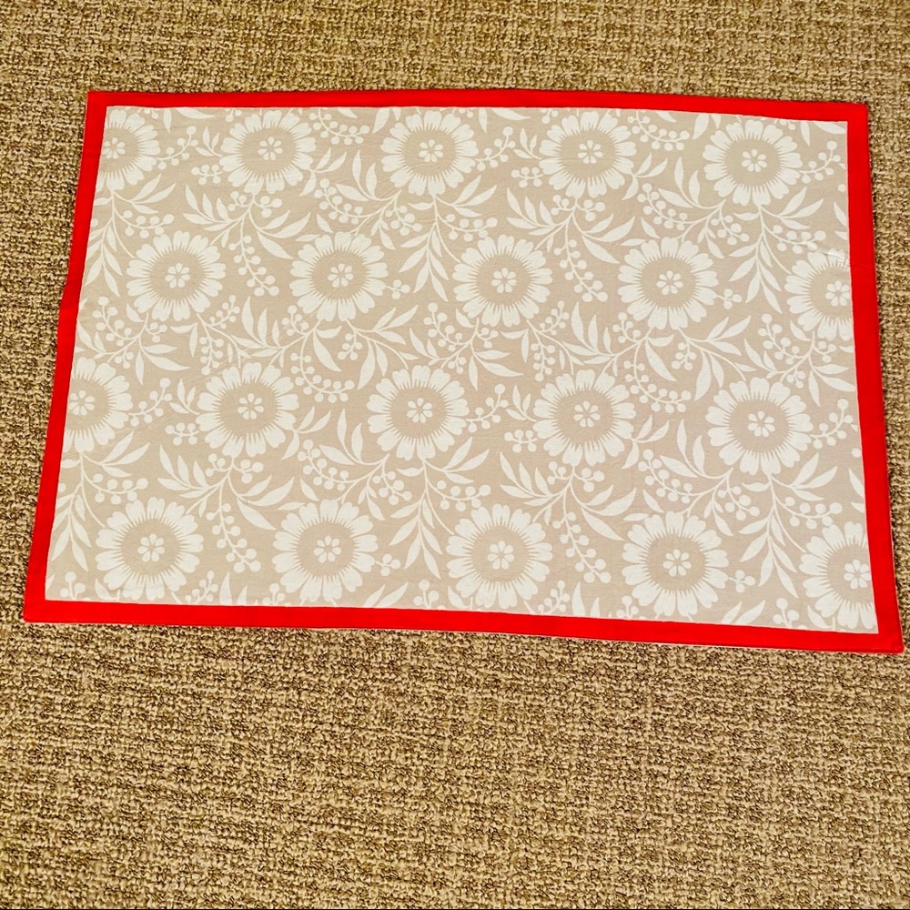 NWT 4 Fête Placemats 100% Cotton Tan, Red & White 14” x 20”